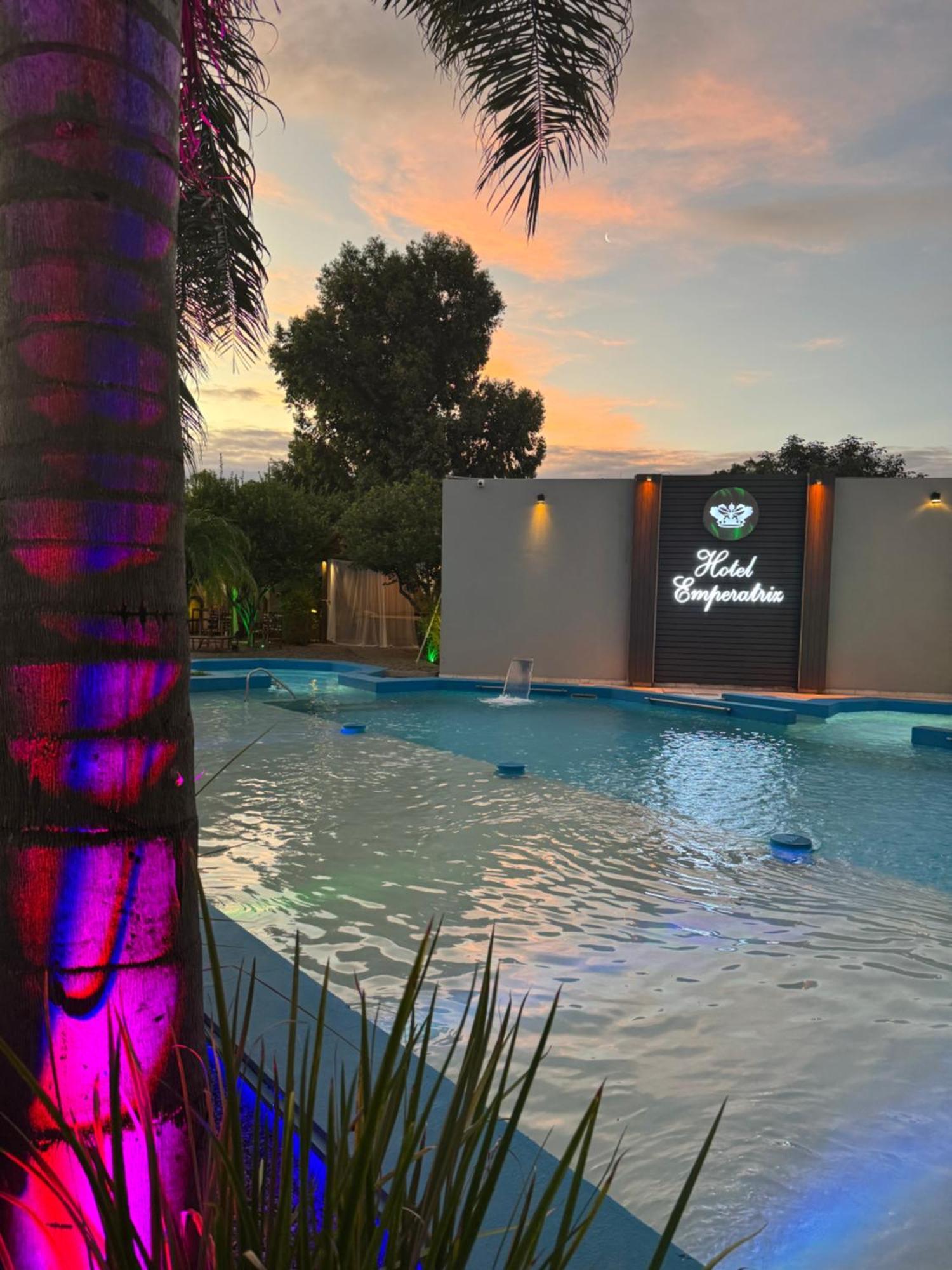 Hotel Termal Emperatriz Termas de Río Hondo מראה חיצוני תמונה